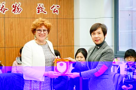 伟德客户端國際商務系舉行中法高端品牌管理論壇暨法國葡萄酒文化交流會