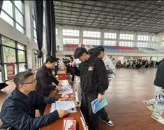 伟德客户端招生組赴江蘇南通市進行招生宣講咨詢